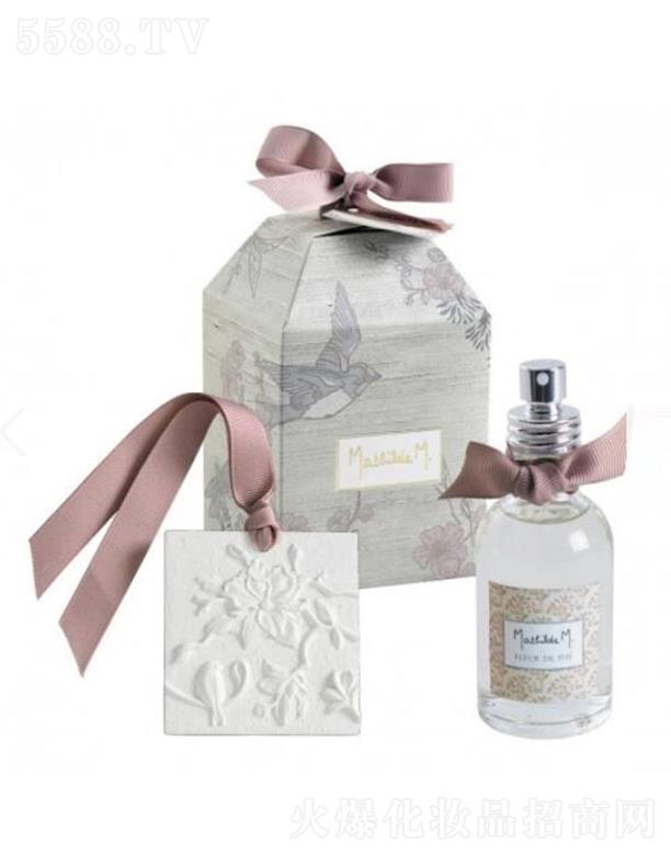 ������(�Ϻ�)Ʒ�ƹ����ɷ����޹�˾���Ϻ������� ���۠��e̎���@�h����նY��-Ů��������