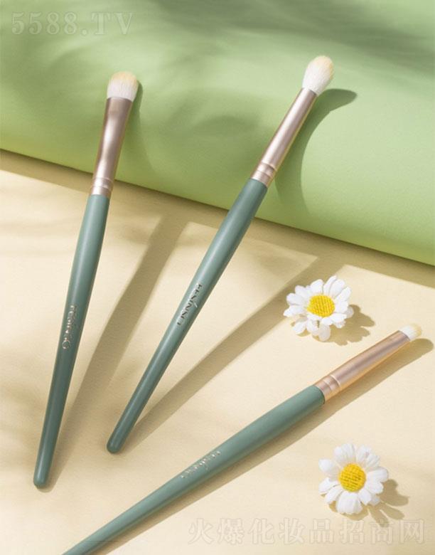 �Ϻ������㻯�yƷ����؟(z��)�ι�˾��������Ī�m����Ӱˢ���b��3֧��