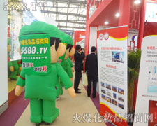 ��ͨ��ģ�ԏ��݄��µ��ˑB׌�˶�Ŀһ��