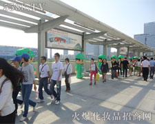 �𱬻��yƷ���̾W�ɞ龫���еĵ䷶