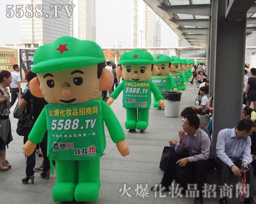 �𱬾W�ľ�Ӣ����Ŭ����ǰ