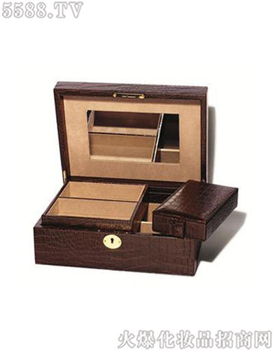 芭比波朗烈焰鎏金化妝箱