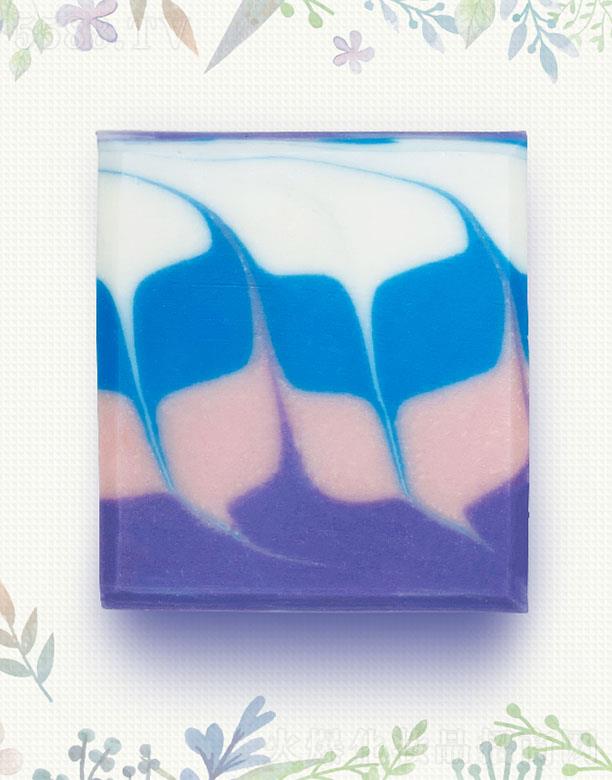 圓方生態(tài)花紋冷制皂