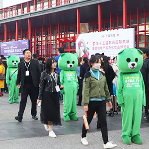 2019���ݸ߶����I���[�����𱬾W���݁��u