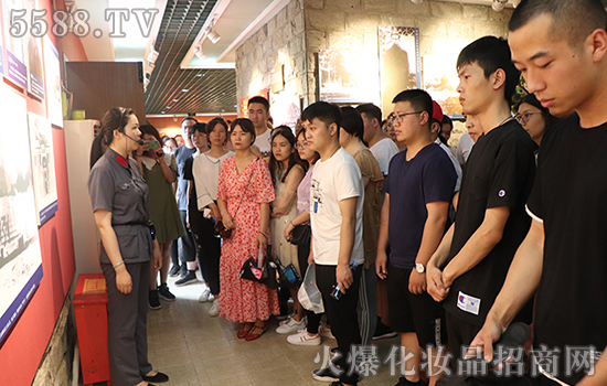 2019火爆網紅色之旅 2019火爆網紅色之旅