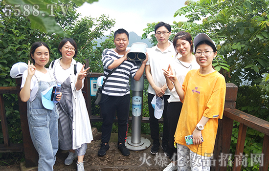 銘記歷史,致敬革命先烈 銘記歷史,致敬革命先烈