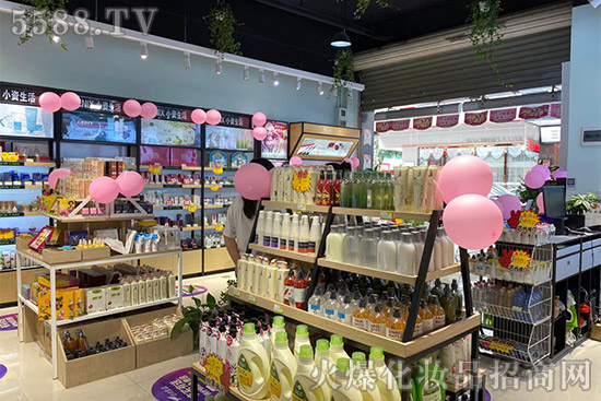 加盟化妝品店賺錢嗎?體驗式服務是小資生活的特色 加盟化妝品店賺錢嗎?體驗式服務是小資生活的特色