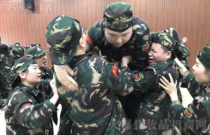 平凡創造奇跡,團結鑄就輝煌 平凡創造奇跡,團結鑄就輝煌