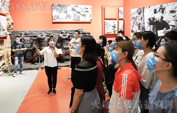 平凡創造奇跡,團結鑄就輝煌 平凡創造奇跡,團結鑄就輝煌