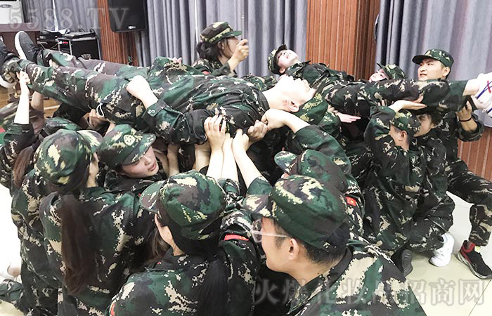 用心感受培訓,用腳丈量紅旗渠! 用心感受培訓,用腳丈量紅旗渠!