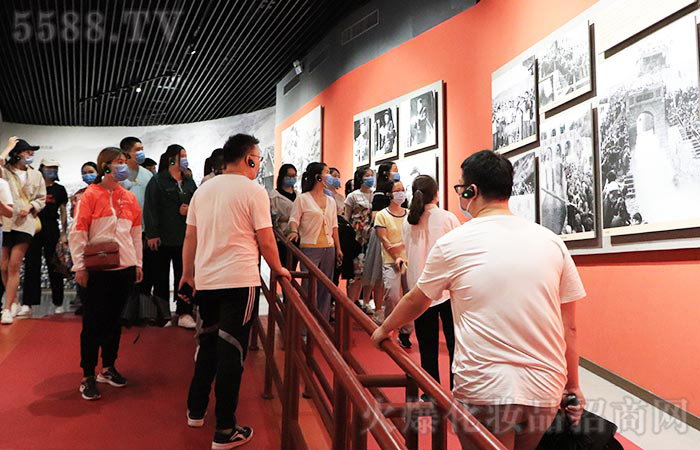 用心感受培訓,用腳丈量紅旗渠! 用心感受培訓,用腳丈量紅旗渠!