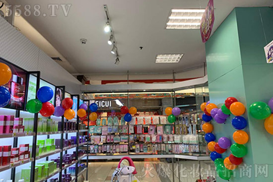 開進口化妝品店,加盟小資生活美妝讓你無憂開店 開進口化妝品店,加盟小資生活美妝讓你無憂開店