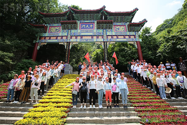 胸懷夢想、學會感恩、團結互助、才能走得更遠 胸懷夢想、學會感恩、團結互助、才能走得更遠