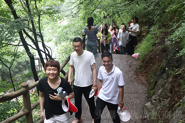 ���˿s�������H��ȫ���Ը�