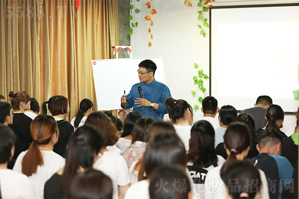 走進老君山,觀君山飛瀑,覽巖林奇觀,品老子道統 走進老君山,觀君山飛瀑,覽巖林奇觀,品老子道統