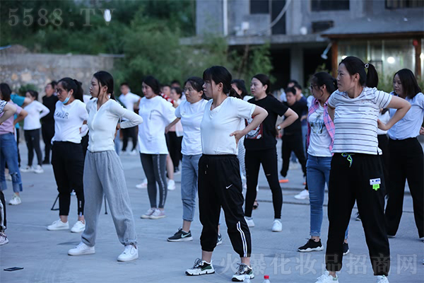 學習道學文化,領略老君山風采 學習道學文化,領略老君山風采