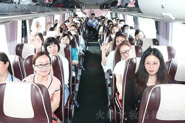 遠(yuǎn)赴人間驚鴻宴 一睹人間盛世顏 遠(yuǎn)赴人間驚鴻宴 一睹人間盛世顏