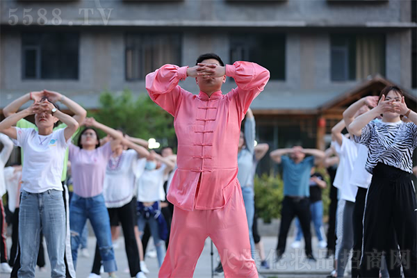 不忘初心 勇往直前 不忘初心 勇往直前