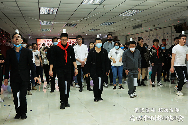 “追憶童年·致敬青春”火爆網4月懷舊生日會圓滿舉辦 “追憶童年·致敬青春”火爆網4月懷舊生日會圓滿舉辦