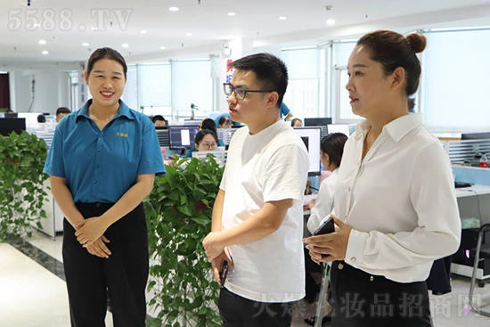 熱烈歡迎廣州澳萊娜公司李總蒞臨火爆網參觀洽談 熱烈歡迎廣州澳萊娜公司李總蒞臨火爆網參觀洽談