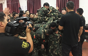 ��������o·���҂�Ը����������