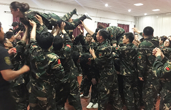 ֻ���B��(qi��ng)ƴ�������ܳ�Խ���ң�