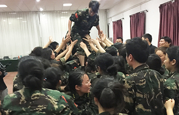 �Θ�ƥ�R�y��Խ�����˱��F(tu��n)���L����