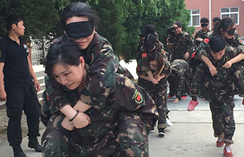 ��?y��n)����Σ�������;�ж�ô�Ķ����D�U(xi��n)���Ҷ����v�������¸�ǰ����