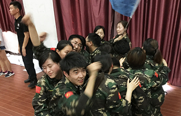 ������׷�����������(g��)�w��F(tu��n)�(du��)����(qi��ng)����