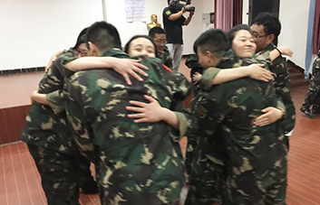 ���ڰl(f��)�F(xi��n)��߅������������߆݌�(du��)�e�˵�ٝ��