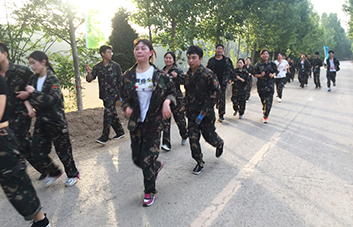 ���˲����������ŗ�������ֱǰ��